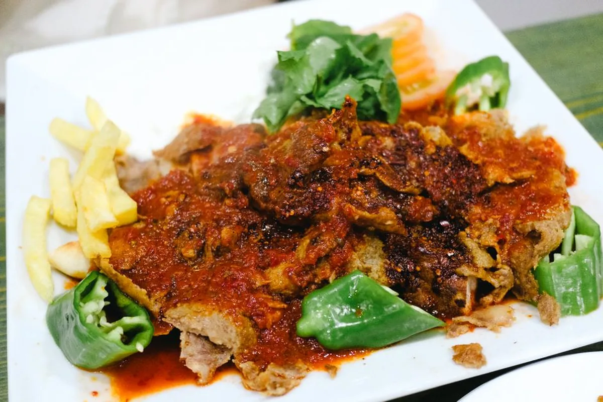 إسكندر كباب (İskender Kebap) — المطبخ التركي