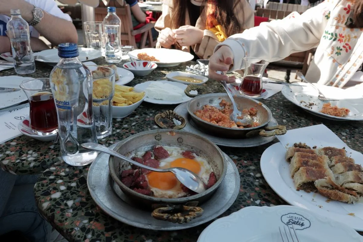 المنمن (Menemen) — المطبخ التركي
